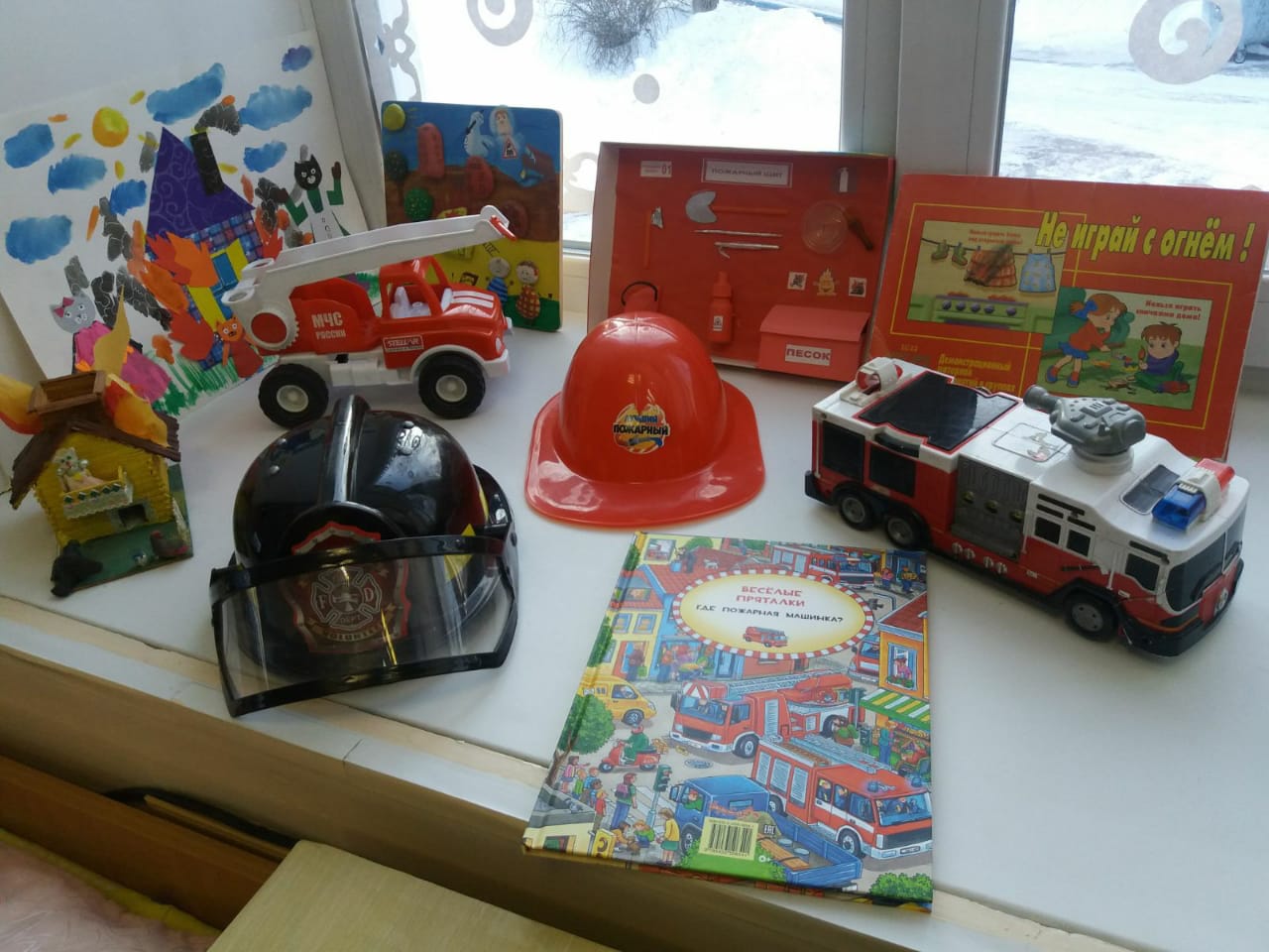 Пожарный щит, макеты по пожарной безопасности